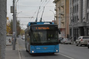 В центре Саратова встали трамваи и троллейбусы популярных маршрутов