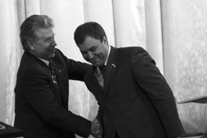 По большой нужде.