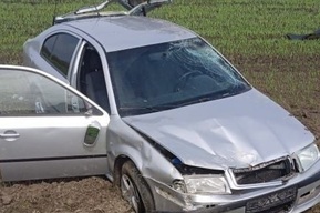 В Аркадакском районе иномарка слетела с дороги: водитель в больнице