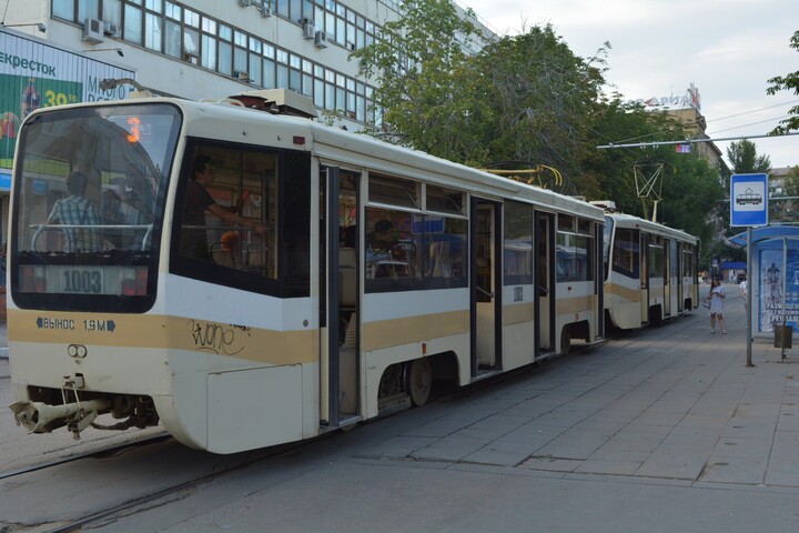 В Саратове остановились все трамваи и шесть троллейбусных маршрутов
